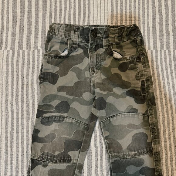 Gap Toddler Camo Pants 2T - Picture 3 of 4